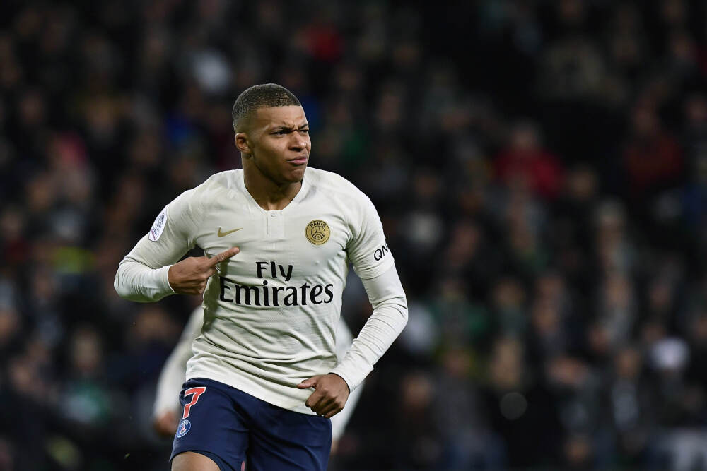 瞬间弹射“零帧”急停 福建舰还有哪些惊喜？